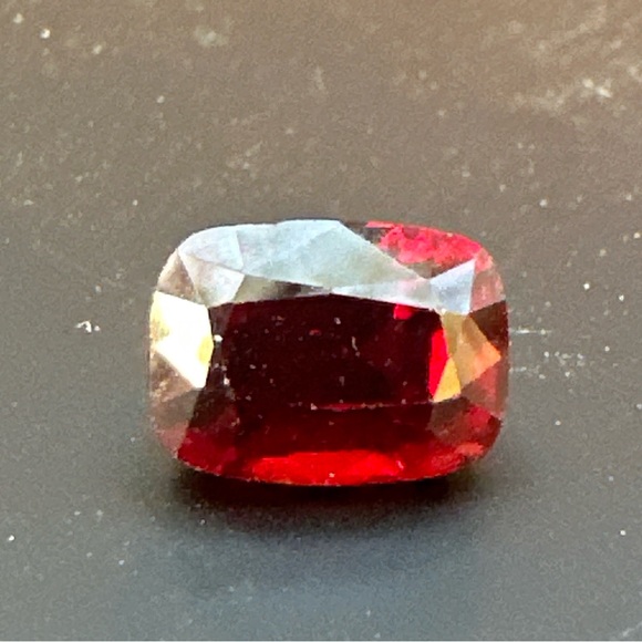 Reddish Garnet 3.30 CT's Attractive Piece - Picture 3 of 16